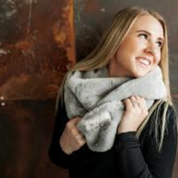 Minky coutour Leopard Print faux fur scarf - Picture 6 of 6